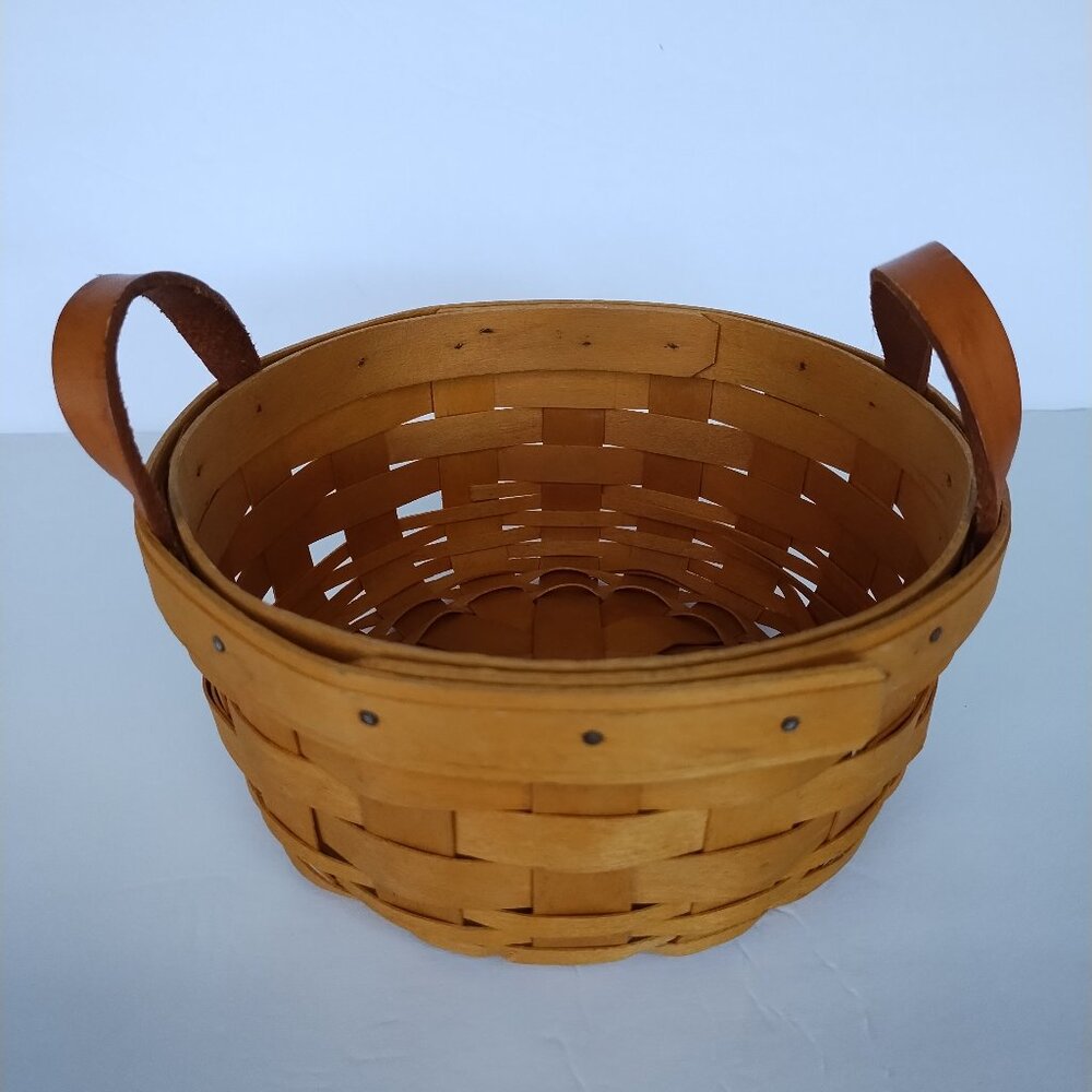 Longaberger 2001 Small Round Basket With Leather Handles